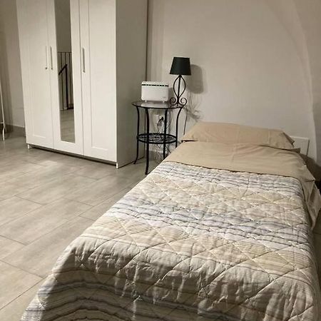 Center And Station Apartment Бари Екстериор снимка