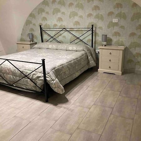 Center And Station Apartment Бари Екстериор снимка